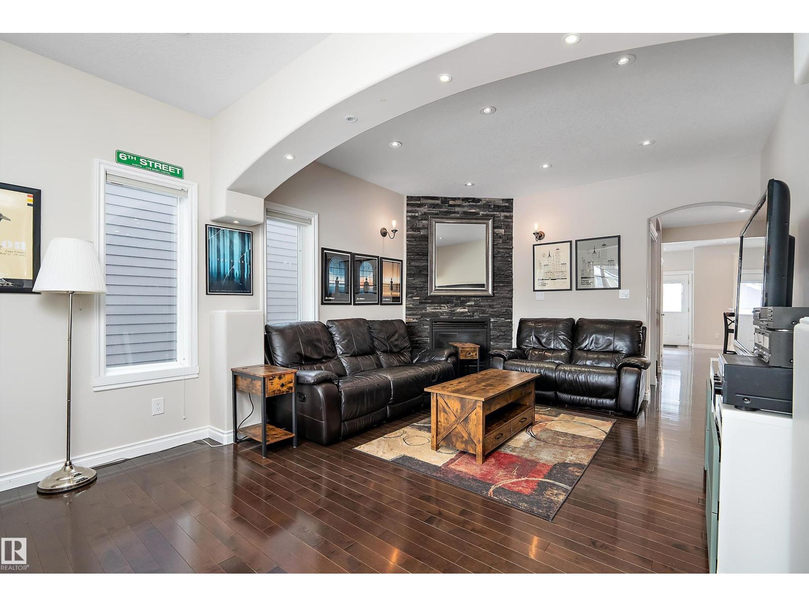 10623 75 Av Nw, Edmonton, Alberta  T6E 1J6 - Photo 2 - E4476263