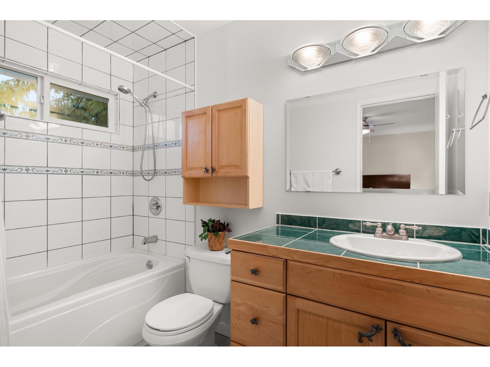 11752 64a Avenue, Delta, British Columbia  V4E 2C6 - Photo 10 - R3107779