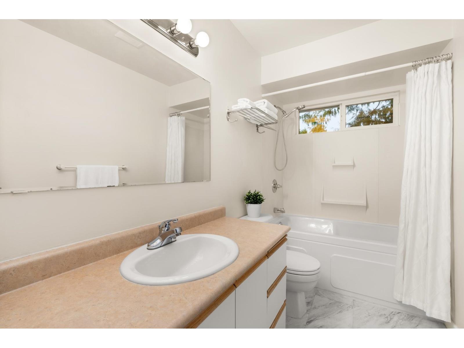 11752 64a Avenue, Delta, British Columbia  V4E 2C6 - Photo 12 - R3107779