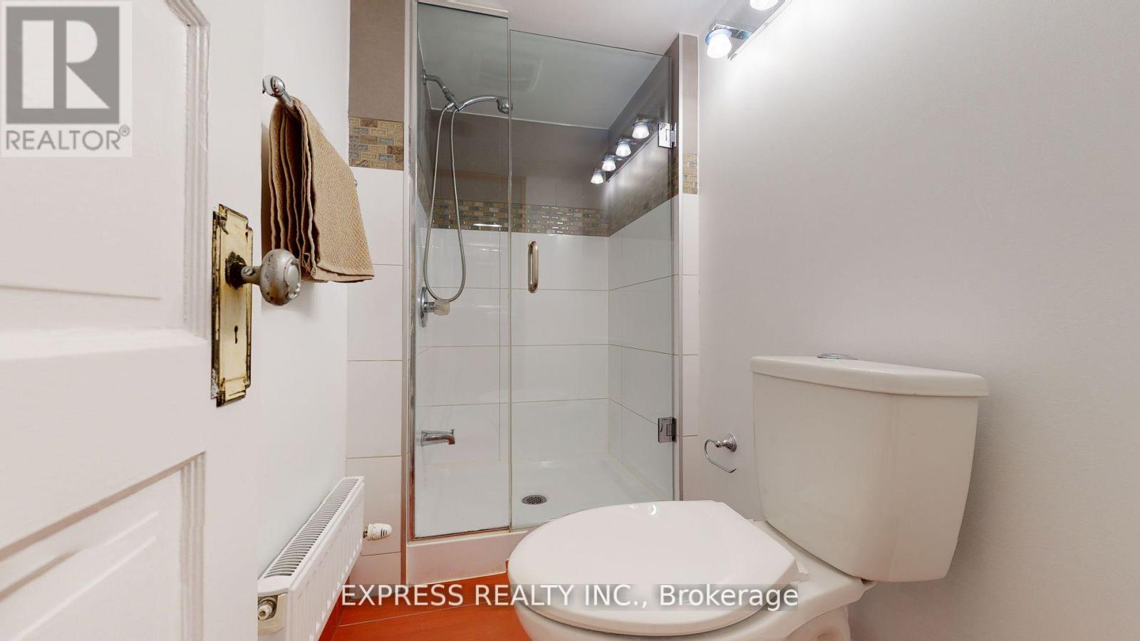 Lower - 146 Blackthorn Avenue, Toronto, Ontario  M6N 3H8 - Photo 10 - W12967232