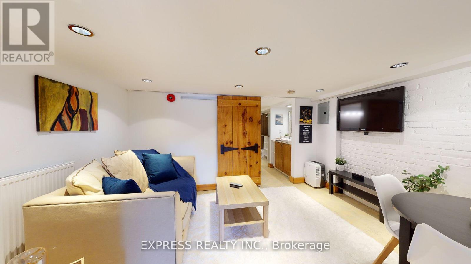 Lower - 146 Blackthorn Avenue, Toronto, Ontario  M6N 3H8 - Photo 5 - W12967232