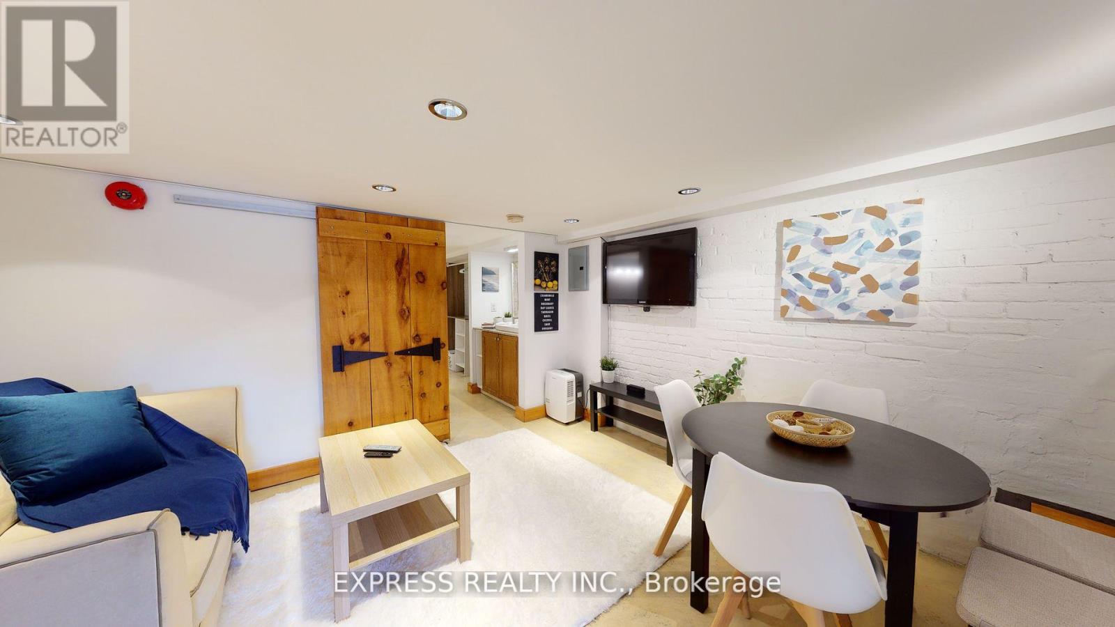 Lower - 146 Blackthorn Avenue, Toronto, Ontario  M6N 3H8 - Photo 6 - W12967232