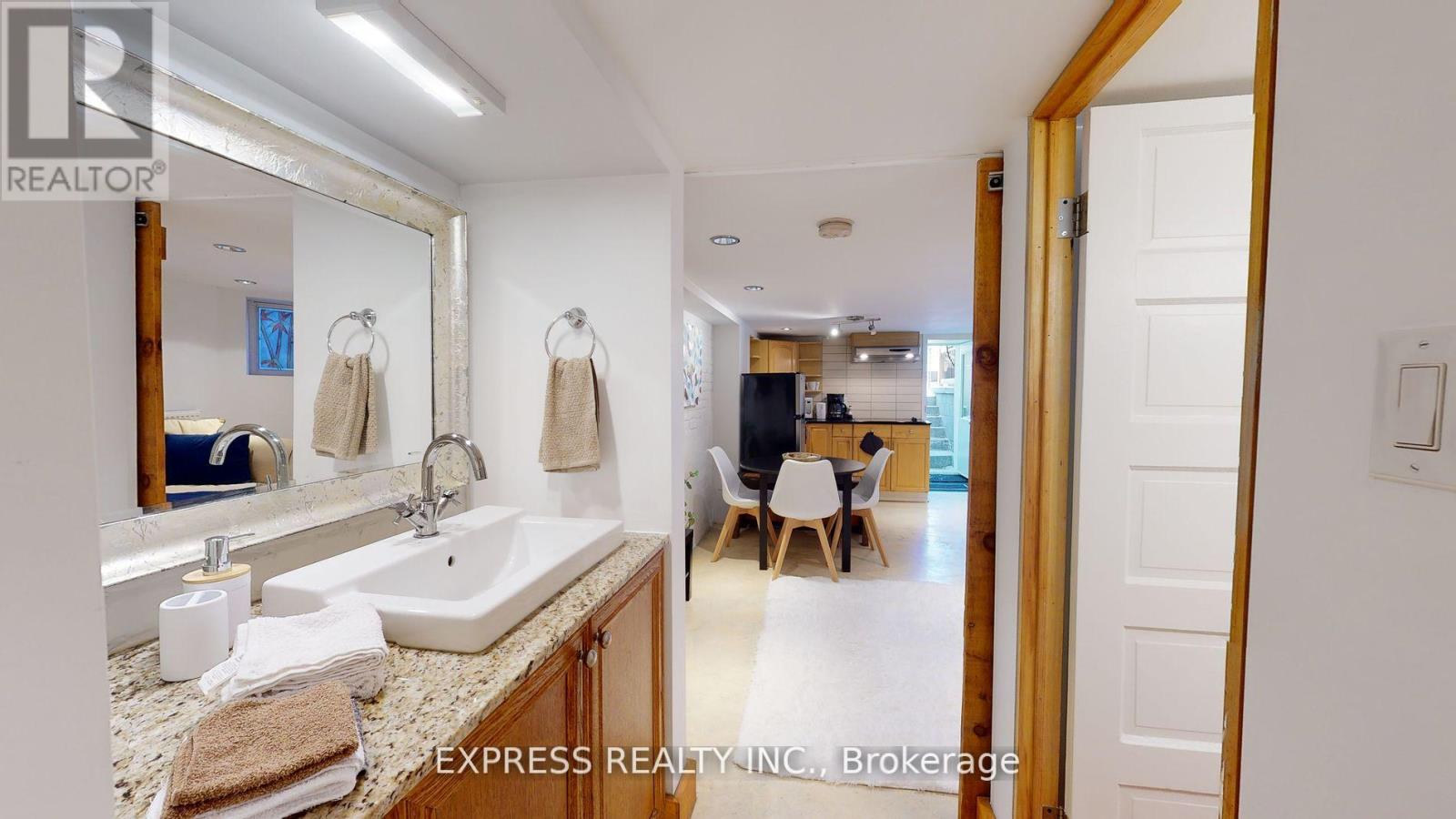 Lower - 146 Blackthorn Avenue, Toronto, Ontario  M6N 3H8 - Photo 9 - W12967232