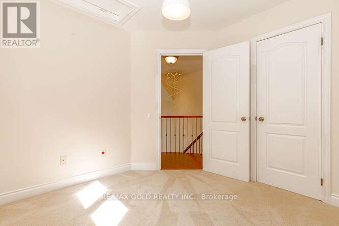 3368 Hayhurst Crescent, Oakville, Ontario  L6L 6W9 - Photo 10 - W12967258