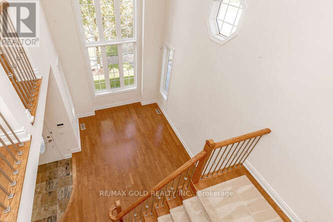 3368 Hayhurst Crescent, Oakville, Ontario  L6L 6W9 - Photo 5 - W12967258