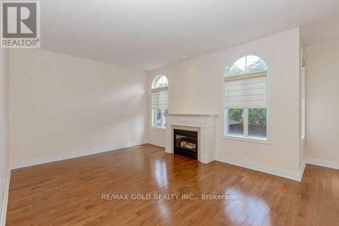 3368 Hayhurst Crescent, Oakville, Ontario  L6L 6W9 - Photo 6 - W12967258