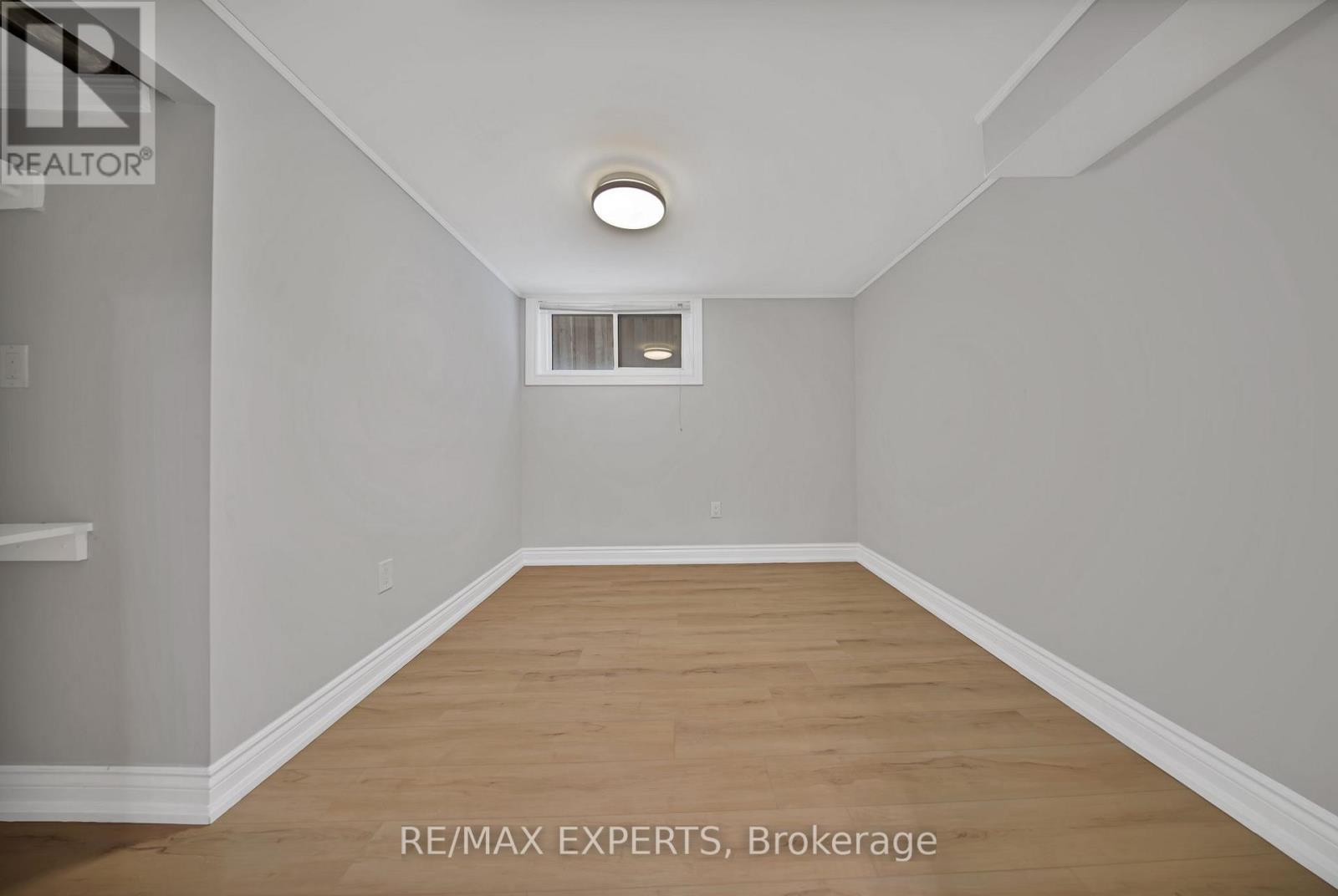 Lower - 934 Beechwood Avenue, Mississauga, Ontario  L5G 4E2 - Photo 12 - W12967306