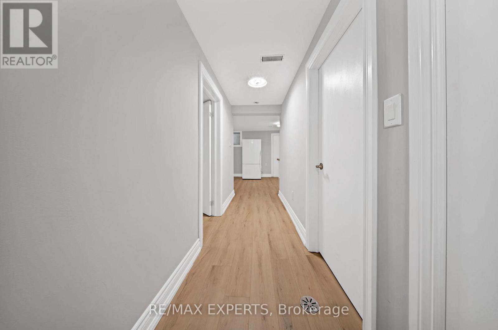 Lower - 934 Beechwood Avenue, Mississauga, Ontario  L5G 4E2 - Photo 13 - W12967306