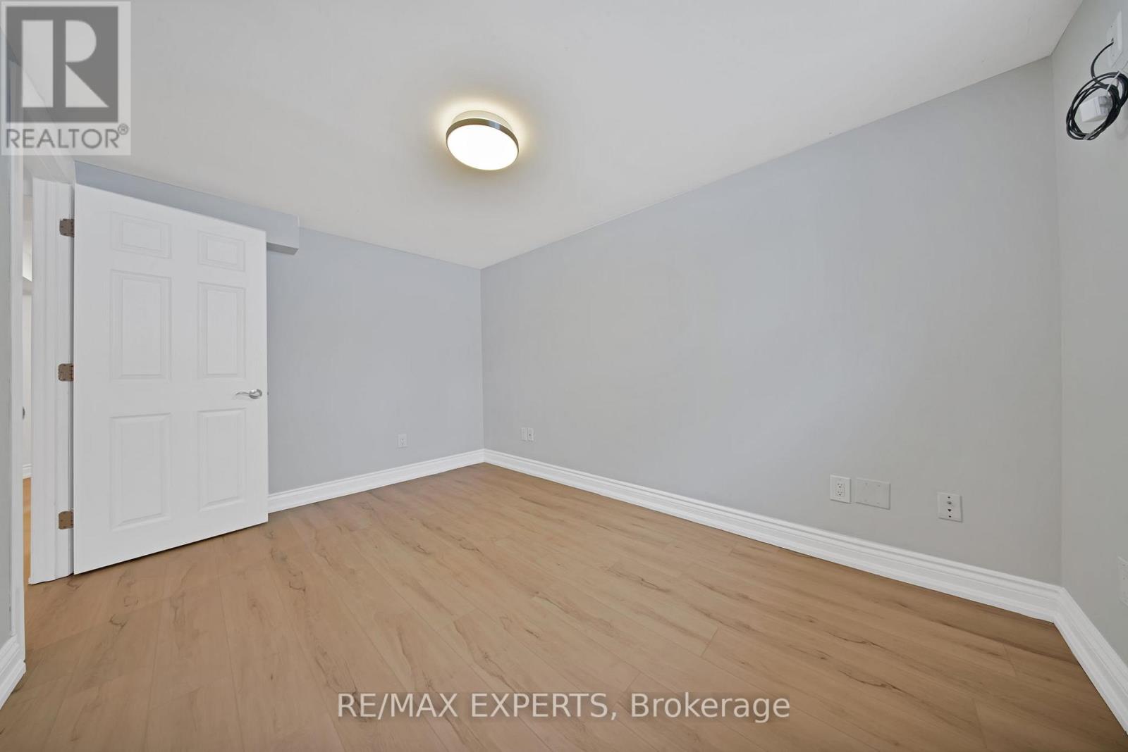 Lower - 934 Beechwood Avenue, Mississauga, Ontario  L5G 4E2 - Photo 14 - W12967306