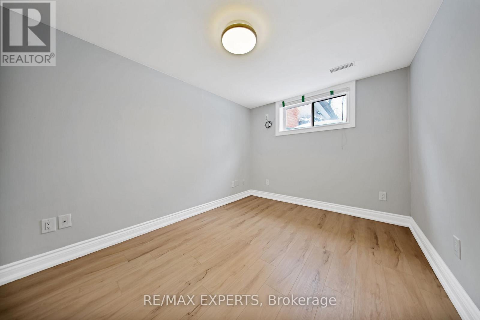 Lower - 934 Beechwood Avenue, Mississauga, Ontario  L5G 4E2 - Photo 16 - W12967306