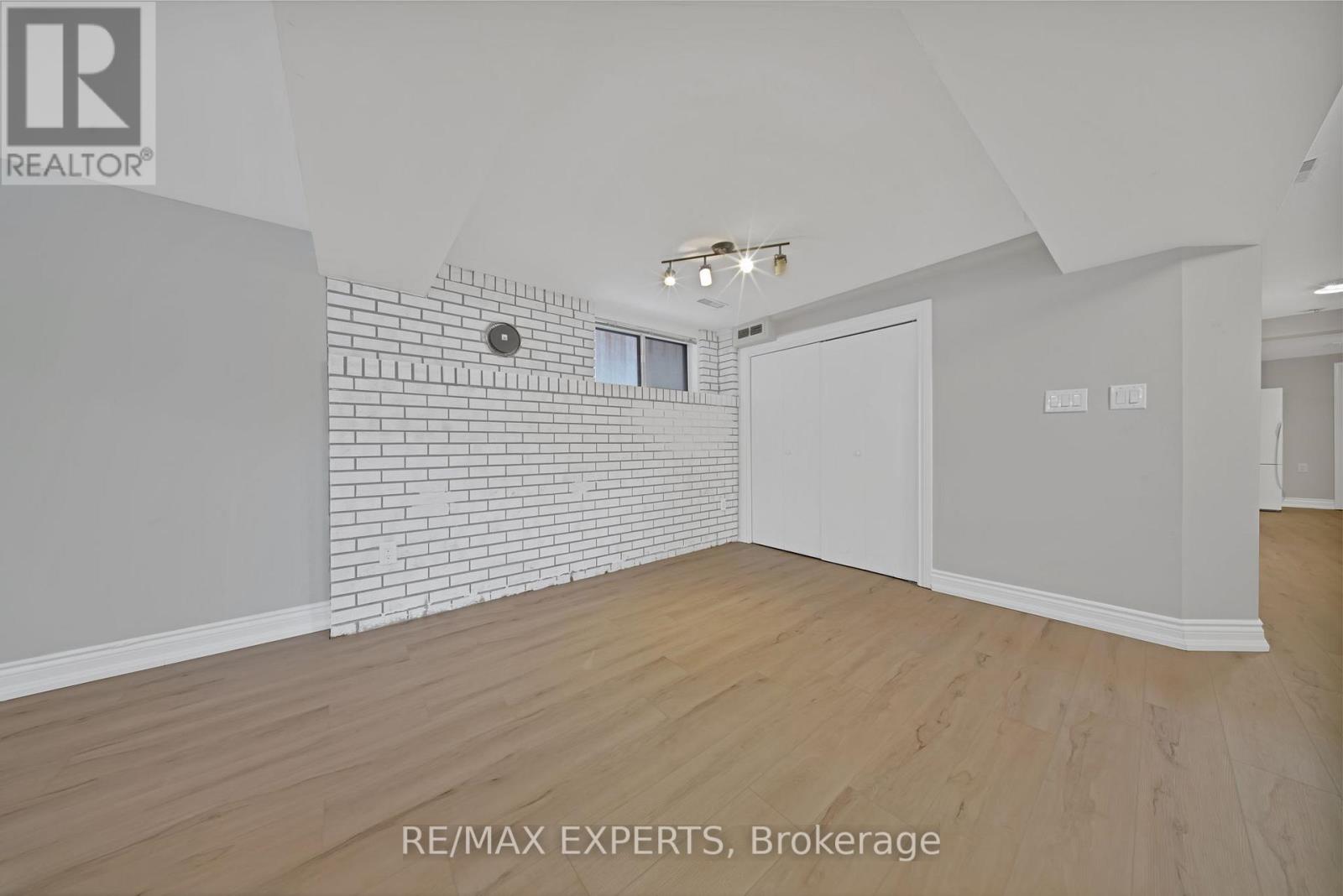 Lower - 934 Beechwood Avenue, Mississauga, Ontario  L5G 4E2 - Photo 17 - W12967306