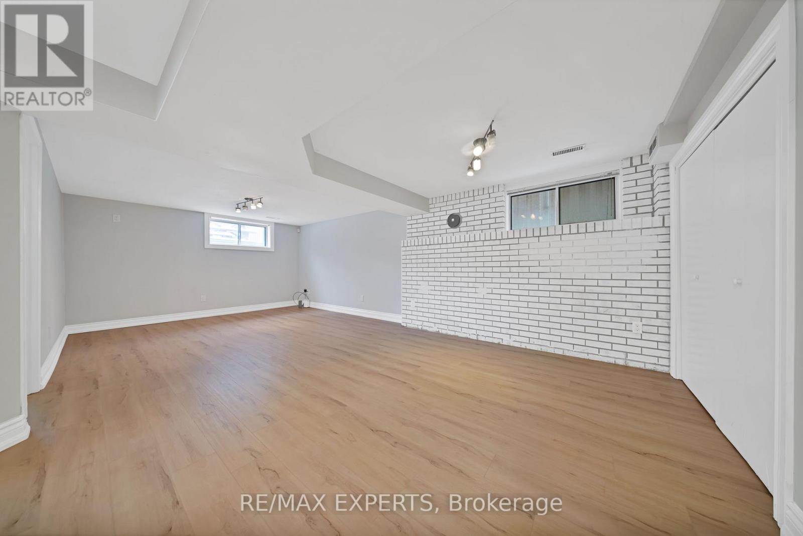 Lower - 934 Beechwood Avenue, Mississauga, Ontario  L5G 4E2 - Photo 19 - W12967306