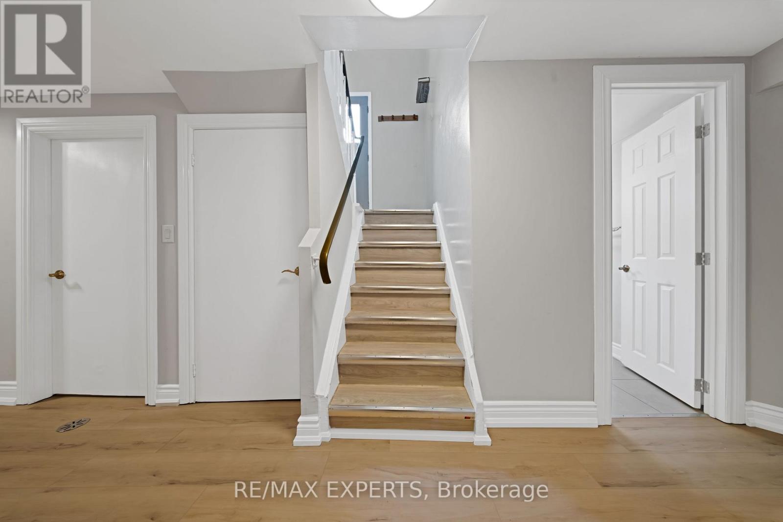 Lower - 934 Beechwood Avenue, Mississauga, Ontario  L5G 4E2 - Photo 4 - W12967306