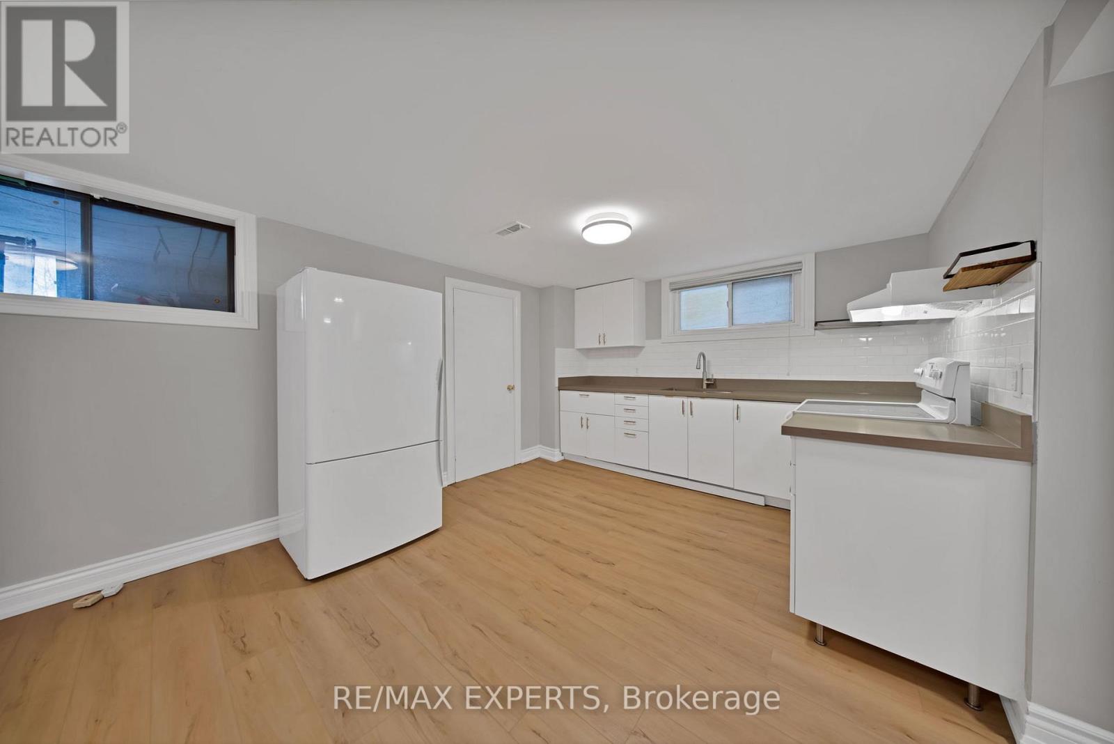 Lower - 934 Beechwood Avenue, Mississauga, Ontario  L5G 4E2 - Photo 5 - W12967306