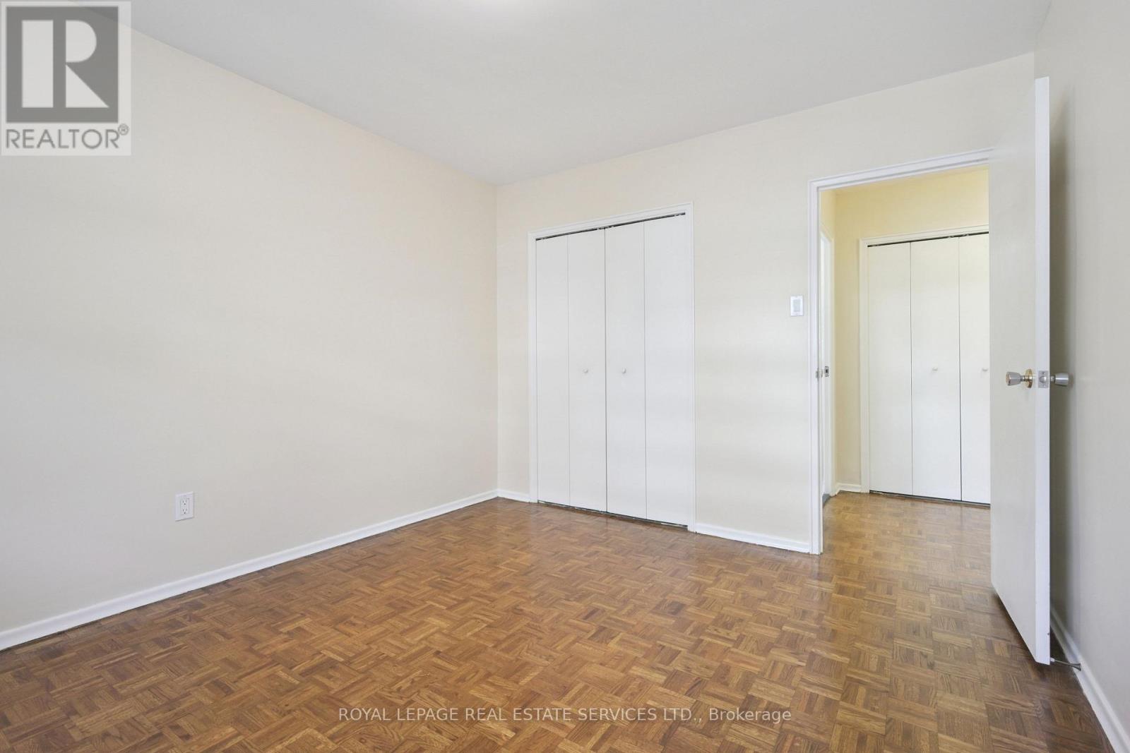 301 - 7 Helene Street N, Mississauga, Ontario  L5G 3B3 - Photo 9 - W12967328