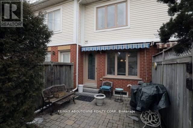 1175 Treetop Terrace, Oakville, Ontario  L6M 3N1 - Photo 11 - W12967348