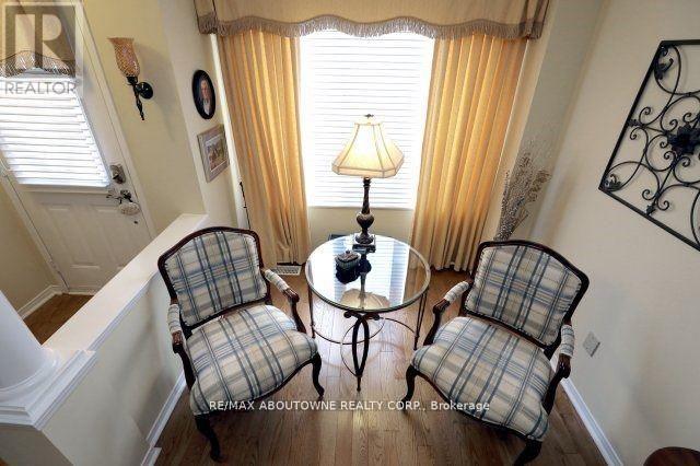 1175 Treetop Terrace, Oakville, Ontario  L6M 3N1 - Photo 3 - W12967348