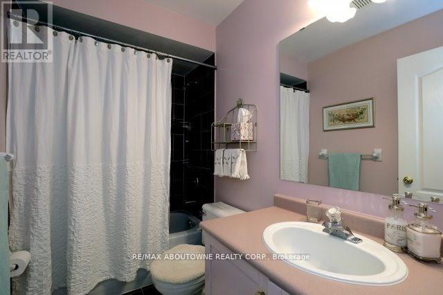 1175 Treetop Terrace, Oakville, Ontario  L6M 3N1 - Photo 9 - W12967348