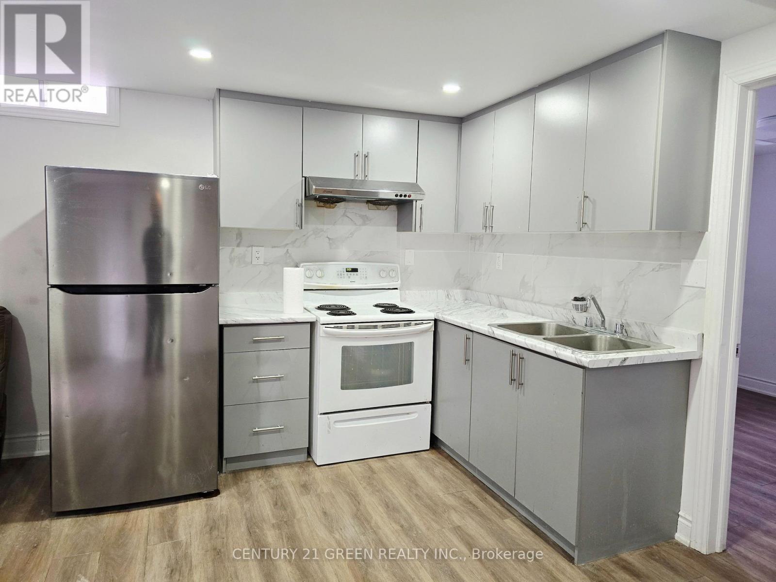 Bsmt - 34 Terryhill Square, Brampton, Ontario  L6Z 1N1 - Photo 3 - W12967354