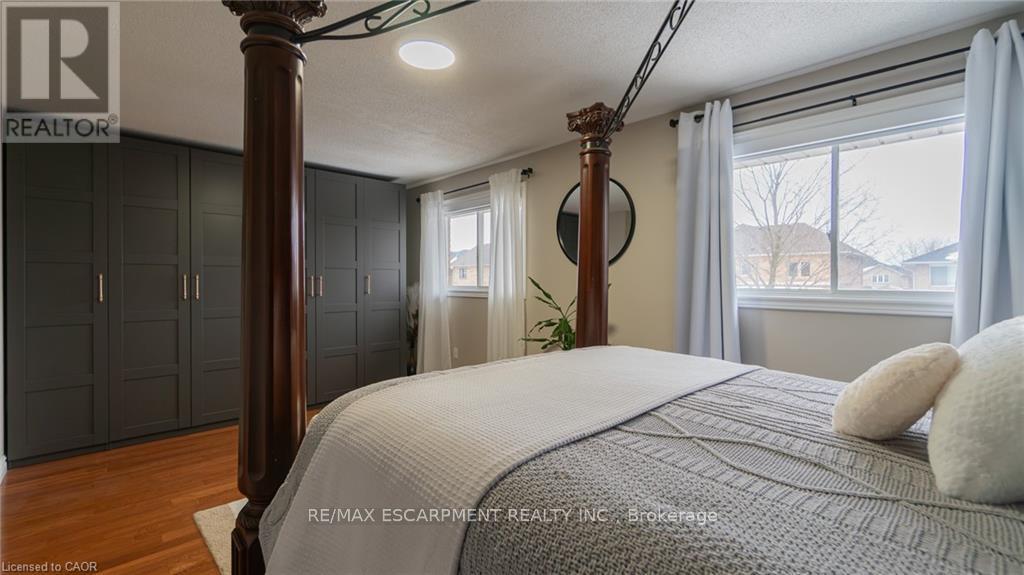 2062 Westmount Drive, Oakville, Ontario  L6M 3P2 - Photo 20 - W12967370