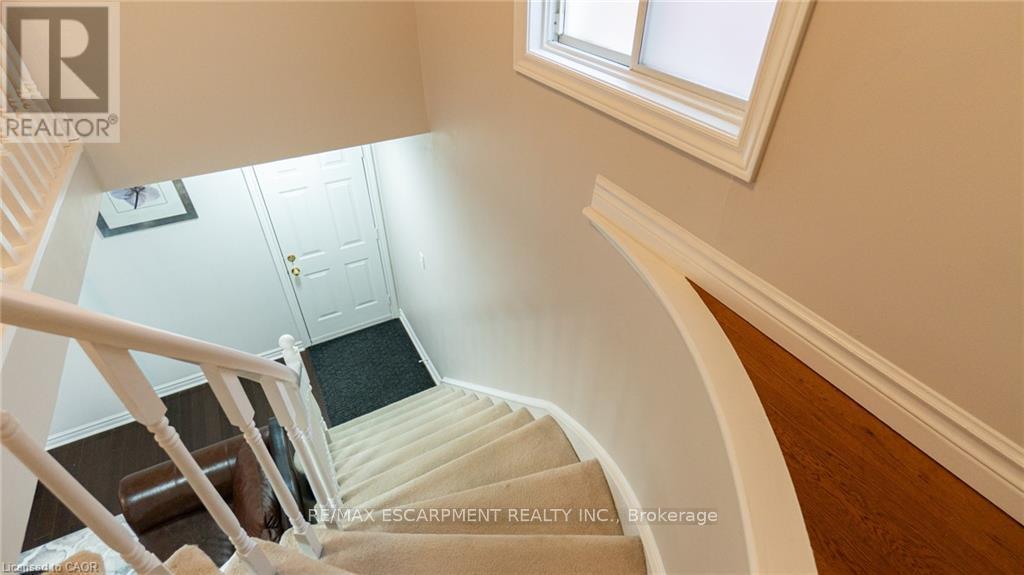 2062 Westmount Drive, Oakville, Ontario  L6M 3P2 - Photo 32 - W12967370