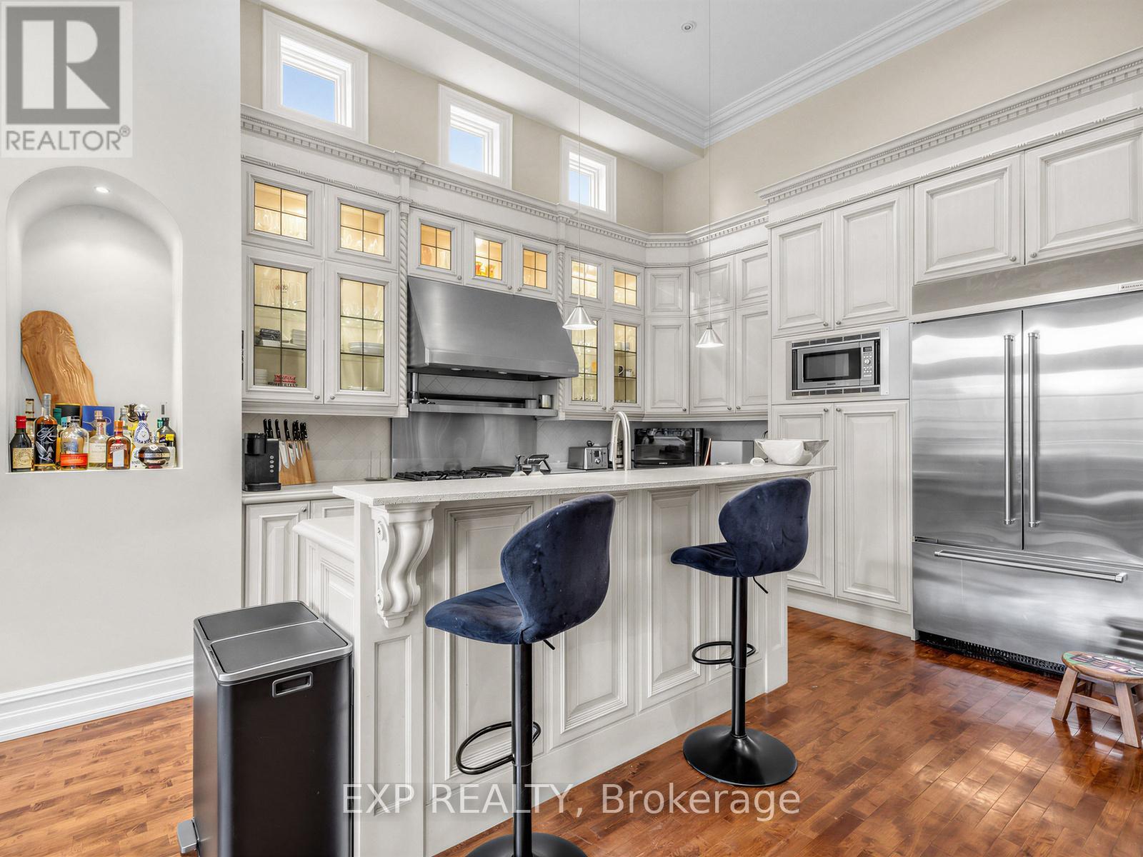 241 Poplar Plains Street, Toronto, Ontario  M4V 2N8 - Photo 12 - C12966956