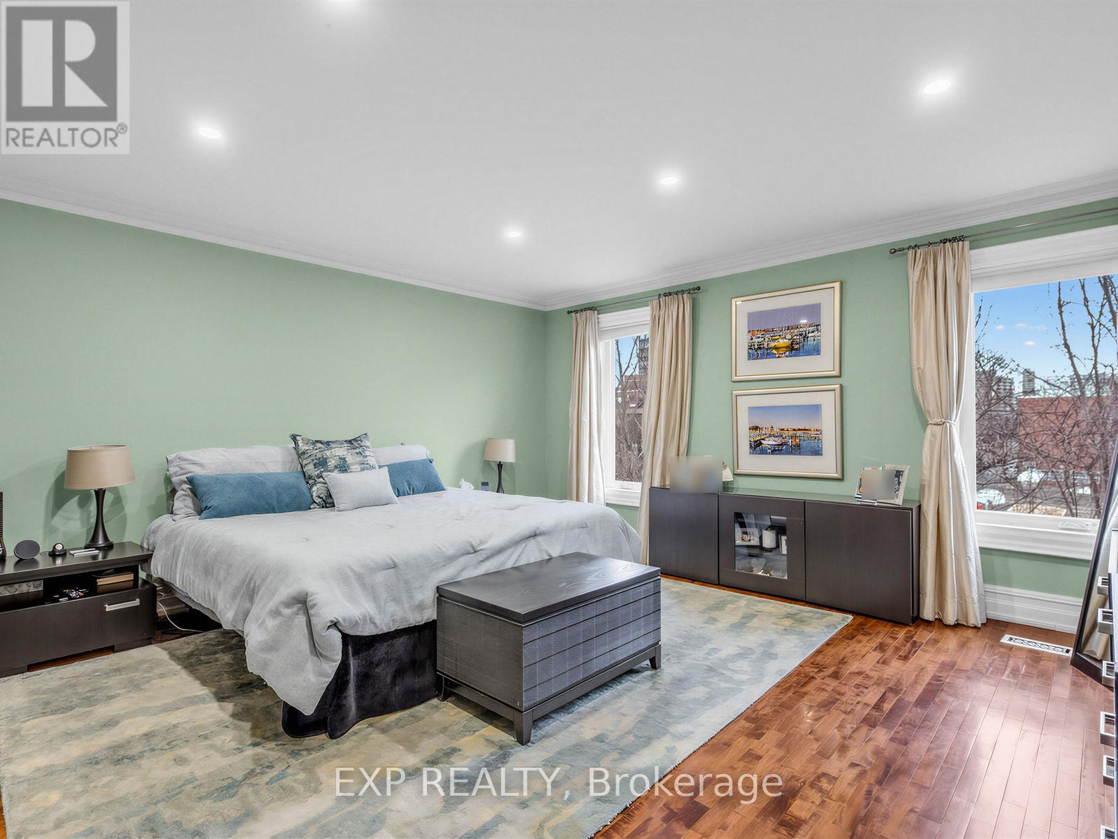 241 Poplar Plains Street, Toronto, Ontario  M4V 2N8 - Photo 19 - C12966956