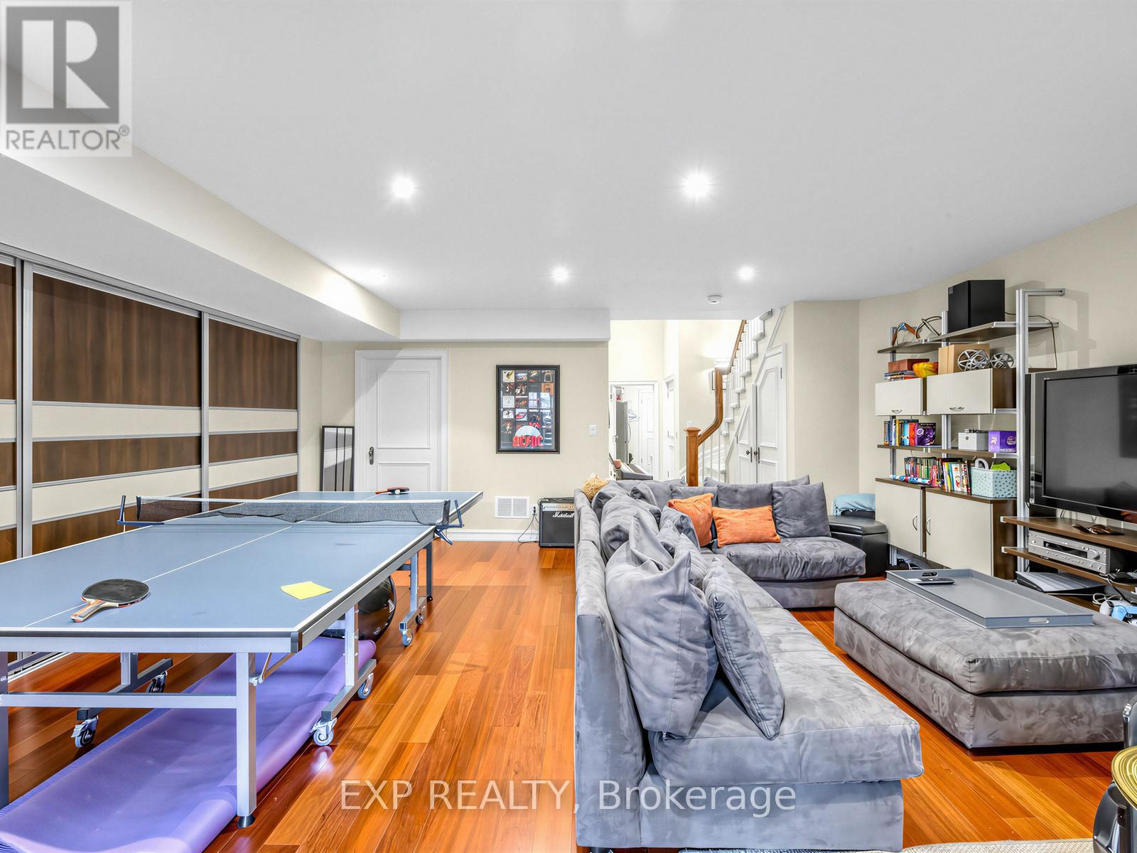 241 Poplar Plains Street, Toronto, Ontario  M4V 2N8 - Photo 32 - C12966956