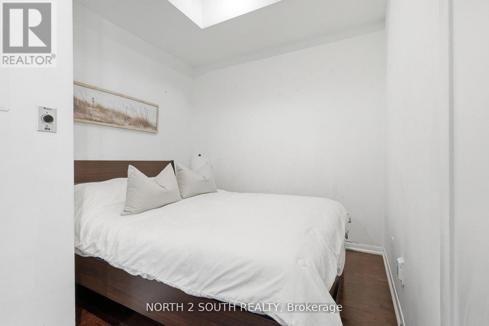 712 - 215 Fort York Boulevard, Toronto, Ontario  M5V 4A2 - Photo 12 - C12966982