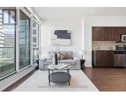 712 - 215 FORT YORK BOULEVARD, Toronto, Ontario