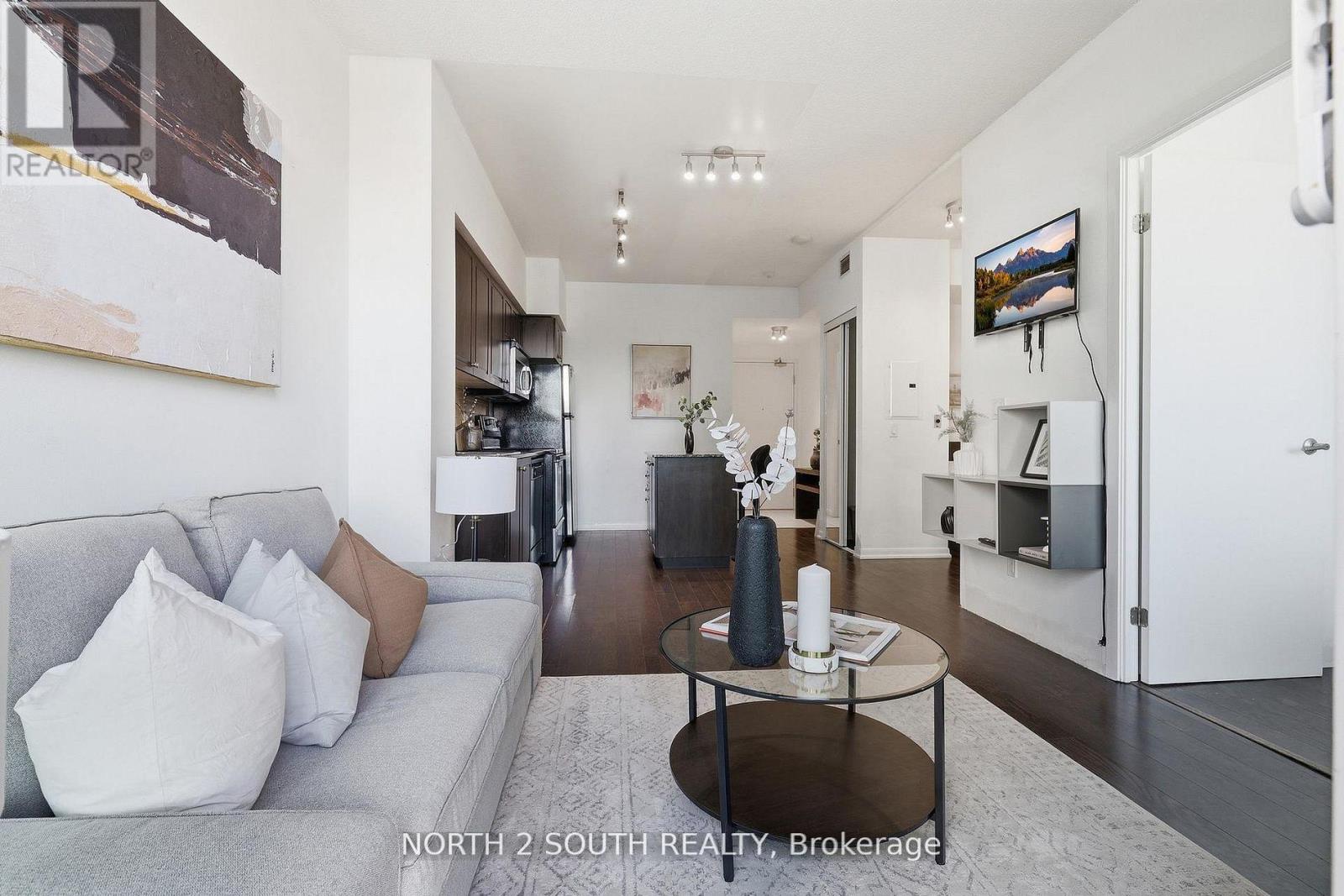 712 - 215 Fort York Boulevard, Toronto, Ontario  M5V 4A2 - Photo 8 - C12966982