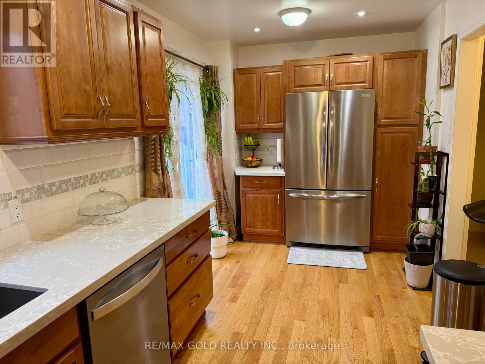 6879 Bansbridge Crescent, Mississauga, Ontario  L5N 6T2 - Photo 8 - W12964256