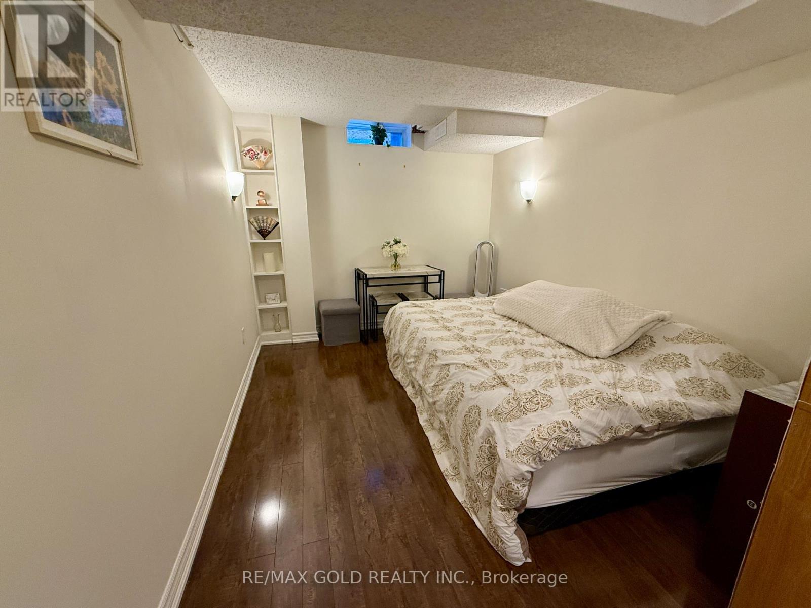 6879 Bansbridge Crescent, Mississauga, Ontario  L5N 6T2 - Photo 26 - W12964256