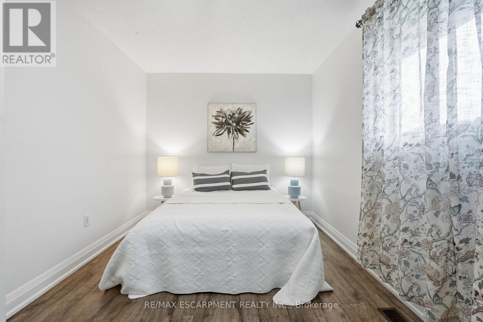 102 Dundee Drive, Haldimand, Ontario  N3W 1J8 - Photo 16 - X12967208