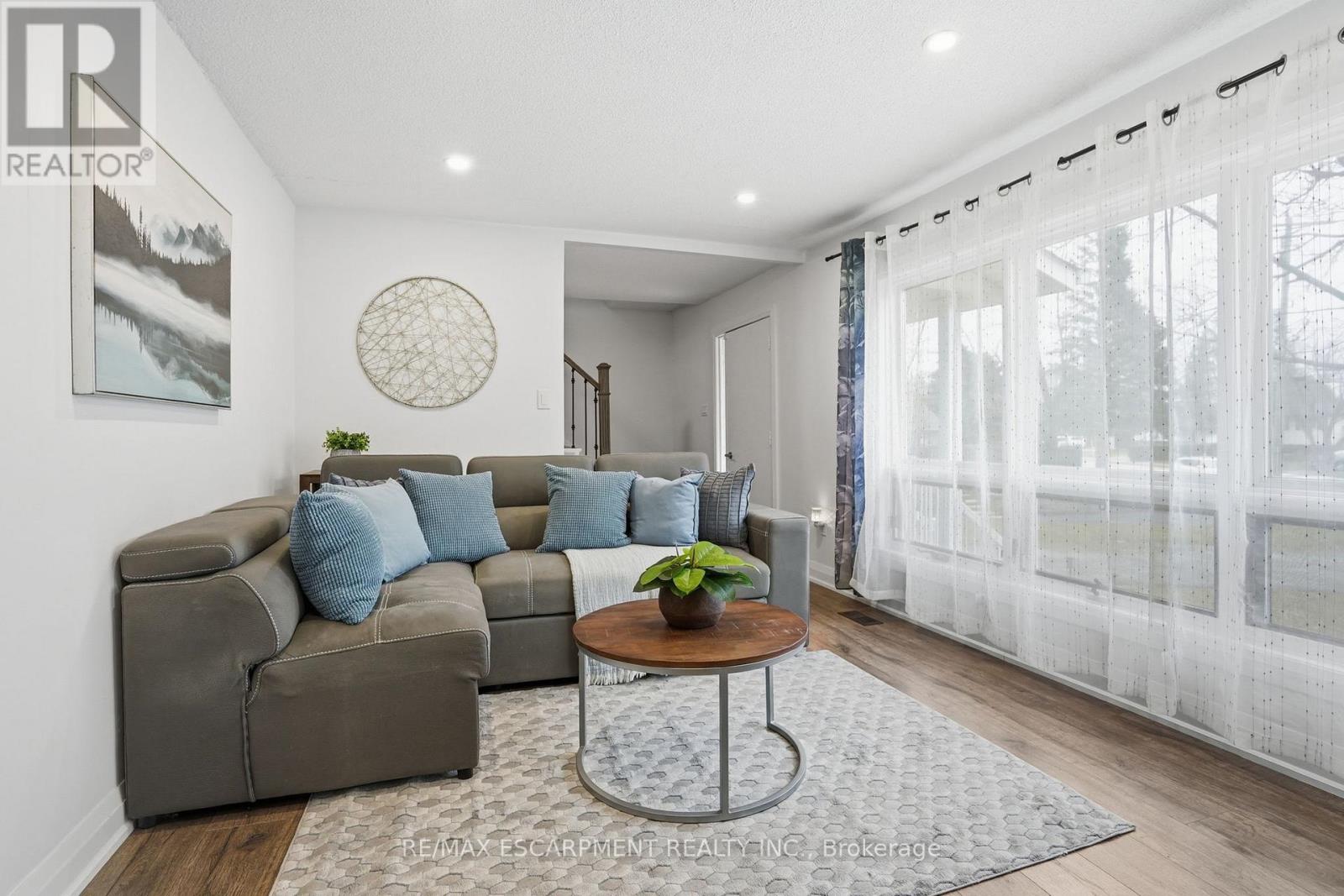 102 Dundee Drive, Haldimand, Ontario  N3W 1J8 - Photo 7 - X12967208