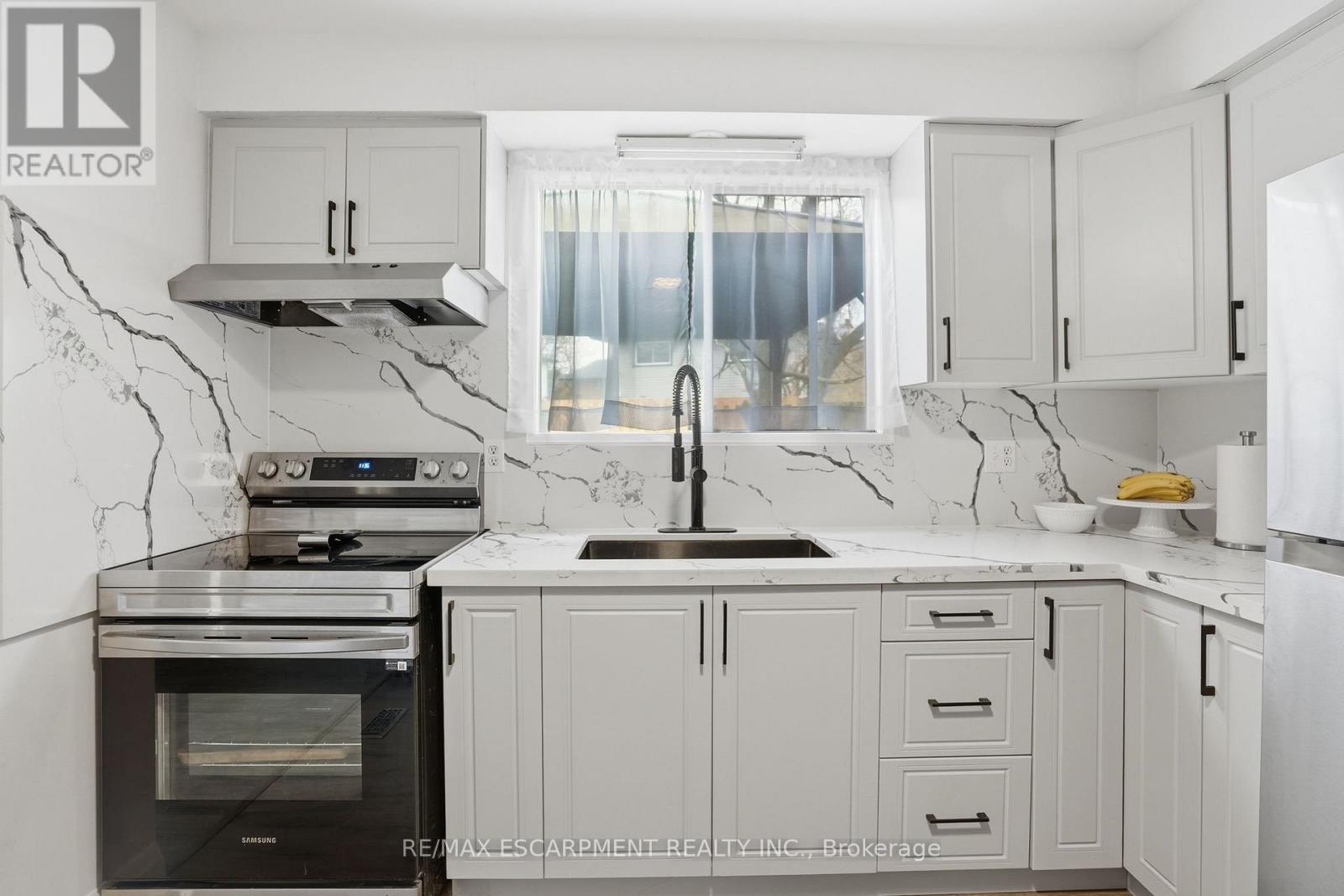 102 Dundee Drive, Haldimand, Ontario  N3W 1J8 - Photo 9 - X12967208