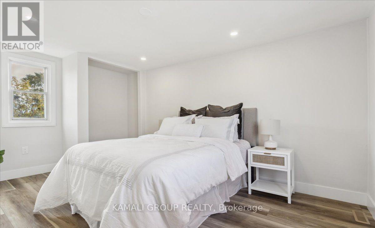 Main - 2027 Brampton Street, Hamilton, Ontario  L8H 3S9 - Photo 15 - X12967212