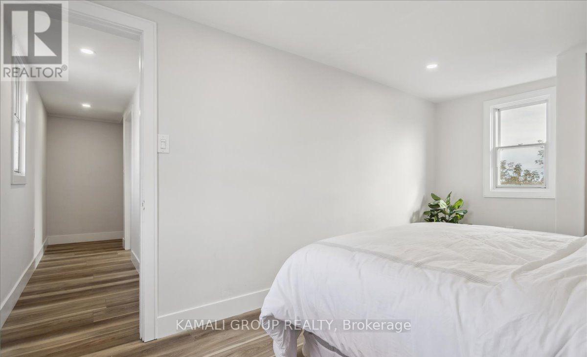 Main - 2027 Brampton Street, Hamilton, Ontario  L8H 3S9 - Photo 16 - X12967212