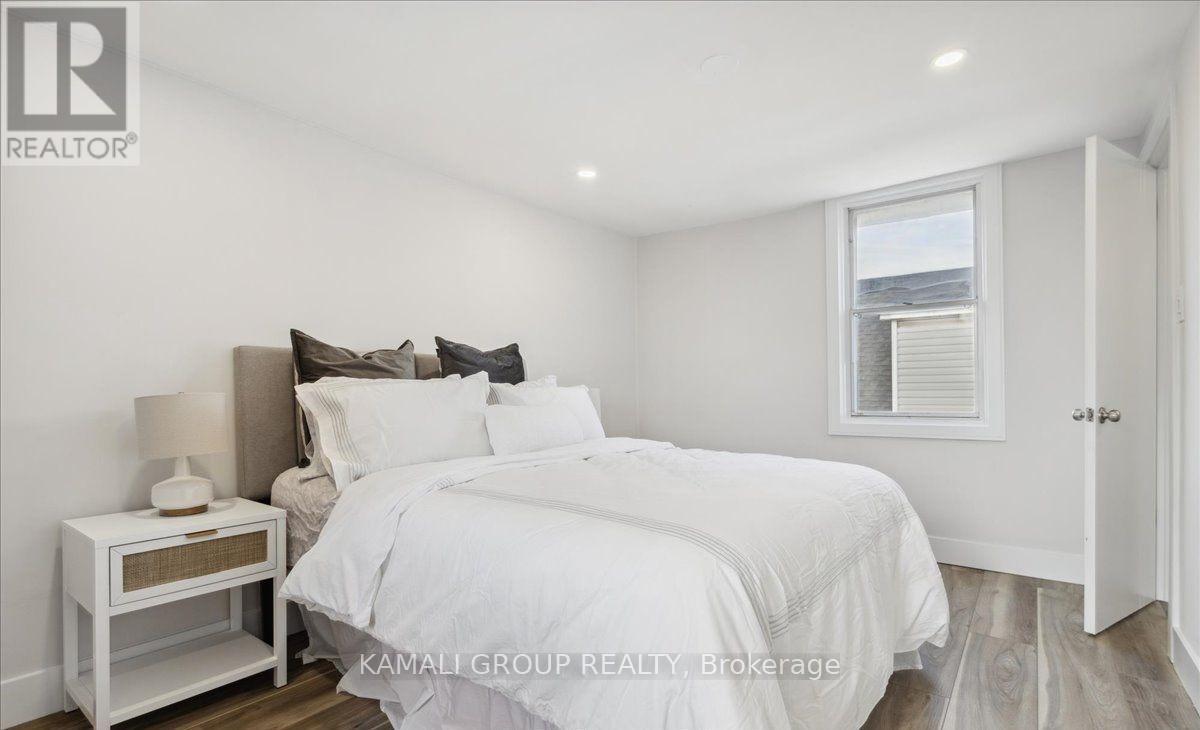 Main - 2027 Brampton Street, Hamilton, Ontario  L8H 3S9 - Photo 17 - X12967212