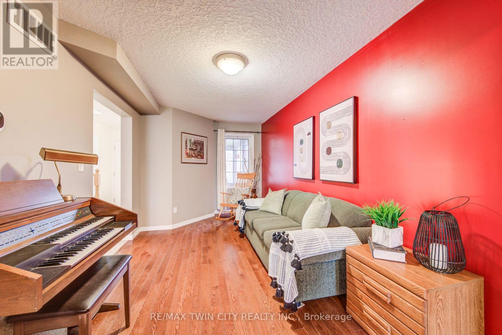 90 Udvari Crescent S, Kitchener, Ontario  N2N 3P5 - Photo 13 - X12967262