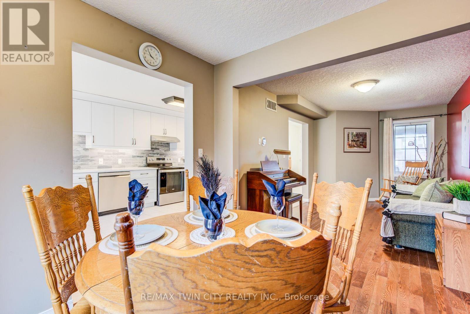 90 Udvari Crescent S, Kitchener, Ontario  N2N 3P5 - Photo 15 - X12967262