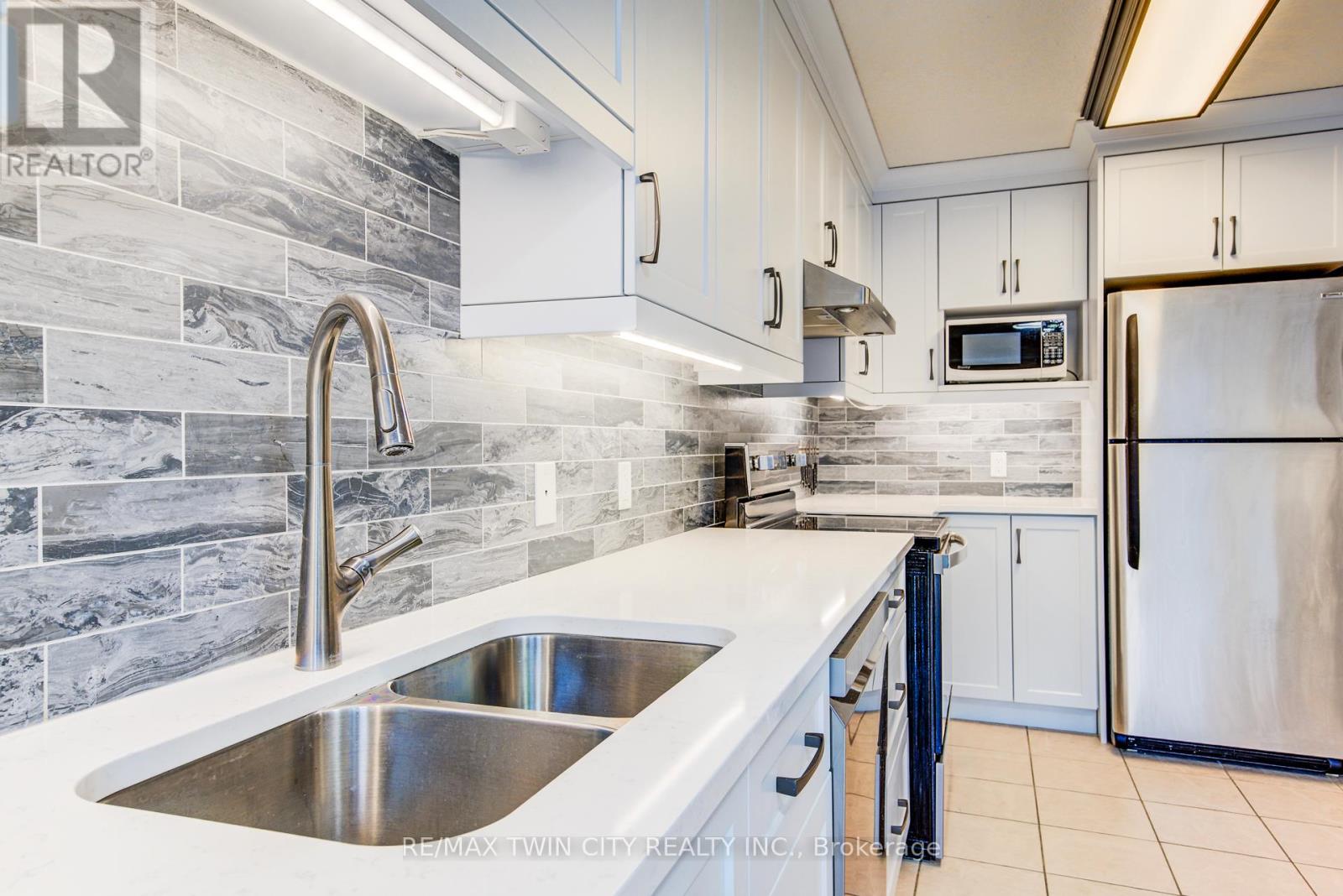 90 Udvari Crescent S, Kitchener, Ontario  N2N 3P5 - Photo 18 - X12967262