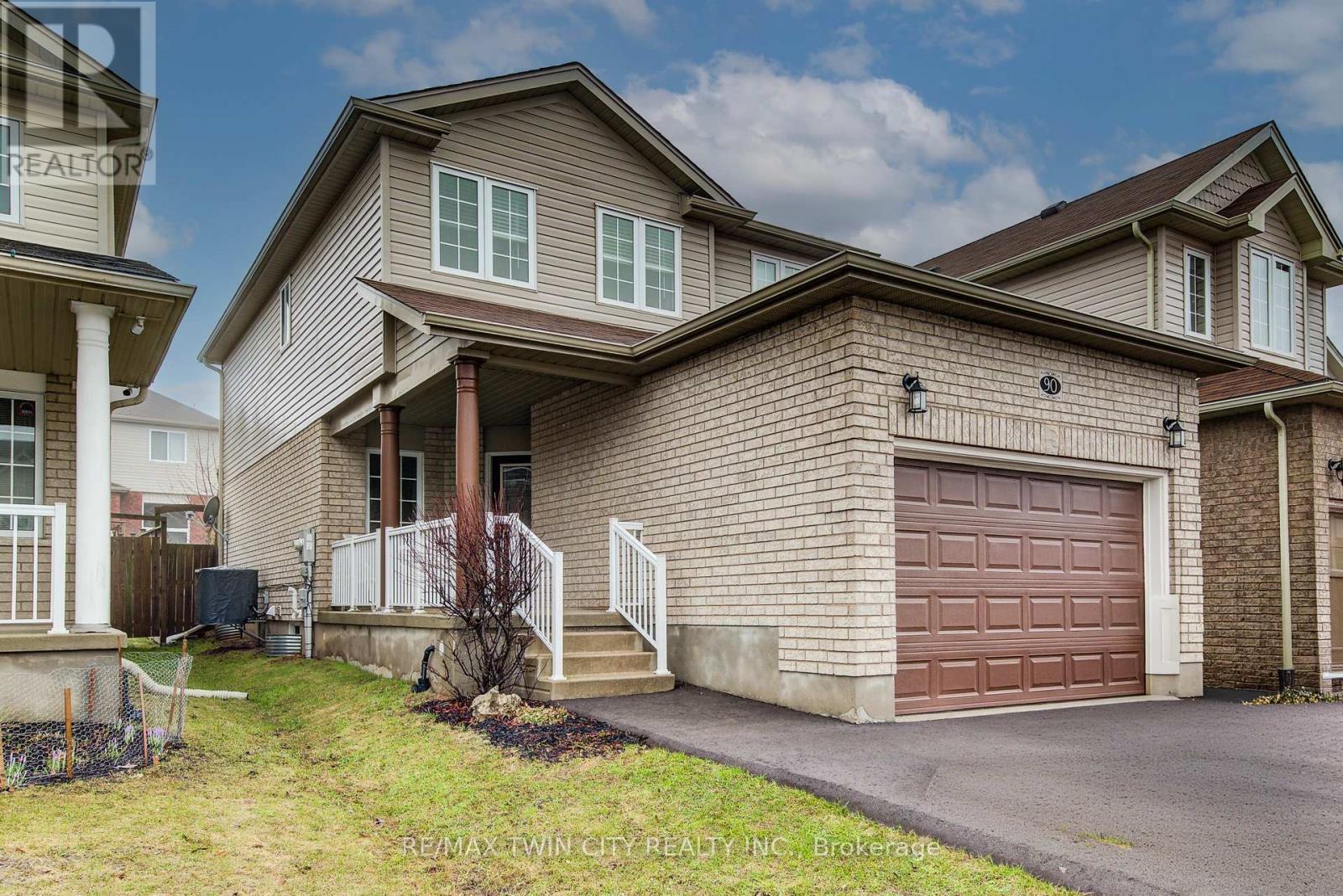 90 Udvari Crescent S, Kitchener, Ontario  N2N 3P5 - Photo 2 - X12967262