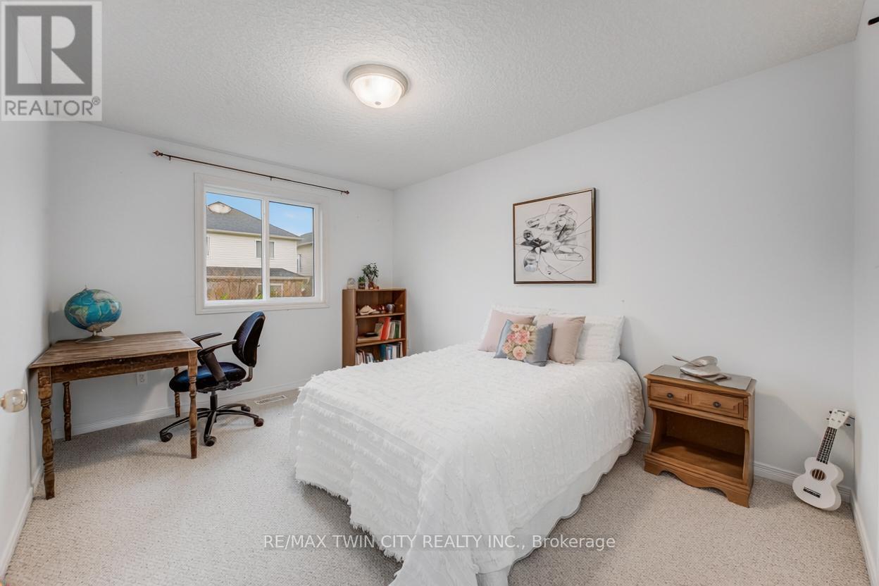 90 Udvari Crescent S, Kitchener, Ontario  N2N 3P5 - Photo 24 - X12967262