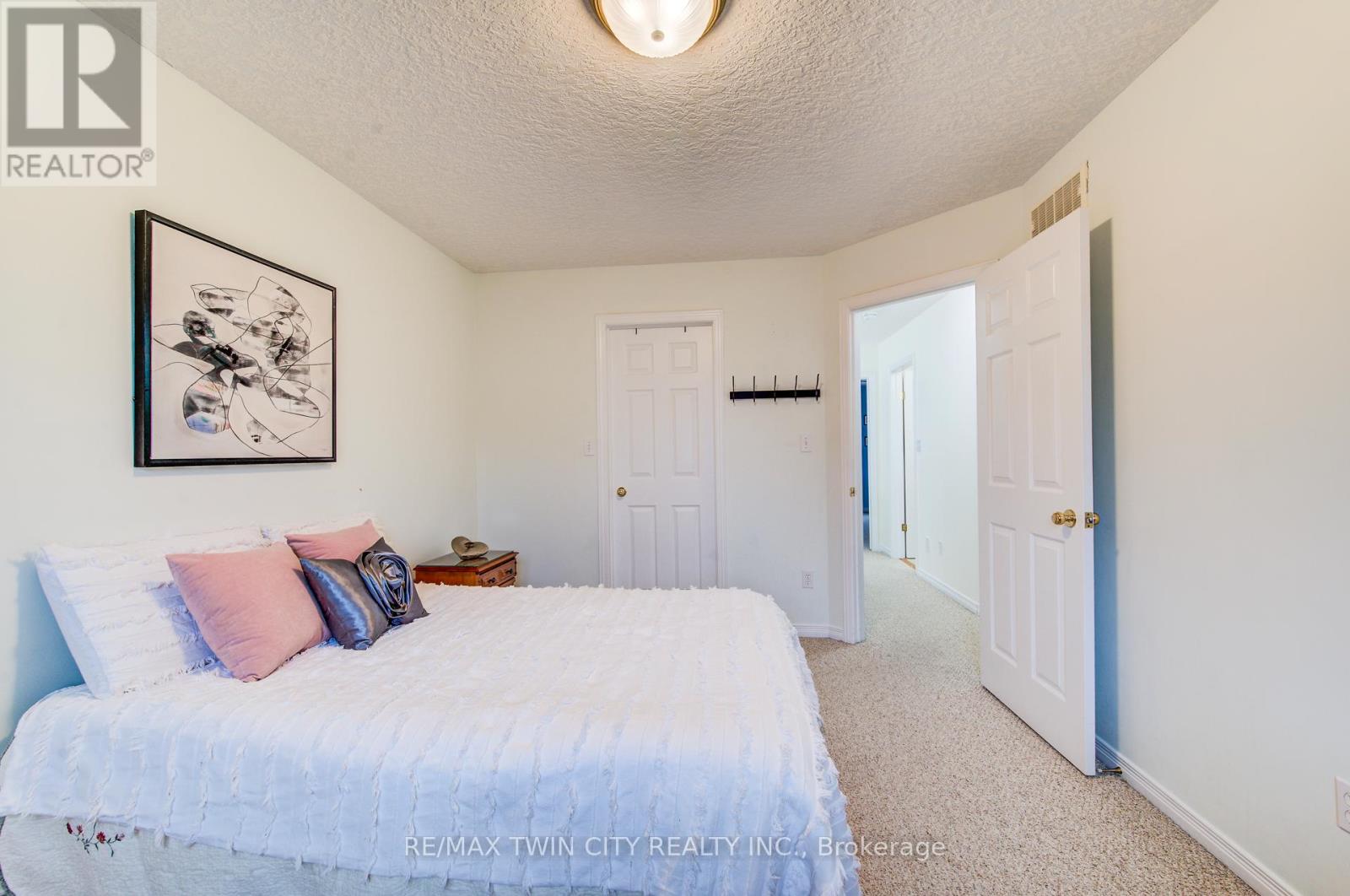 90 Udvari Crescent S, Kitchener, Ontario  N2N 3P5 - Photo 25 - X12967262