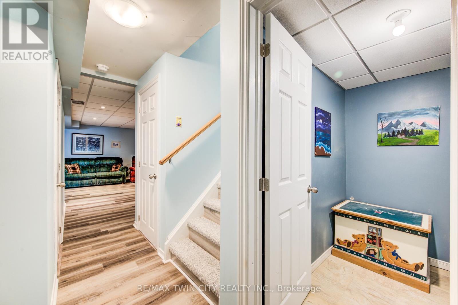 90 Udvari Crescent S, Kitchener, Ontario  N2N 3P5 - Photo 31 - X12967262