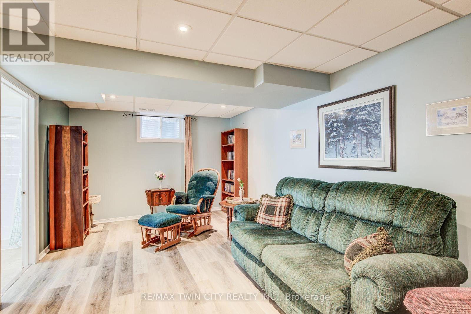 90 Udvari Crescent S, Kitchener, Ontario  N2N 3P5 - Photo 35 - X12967262