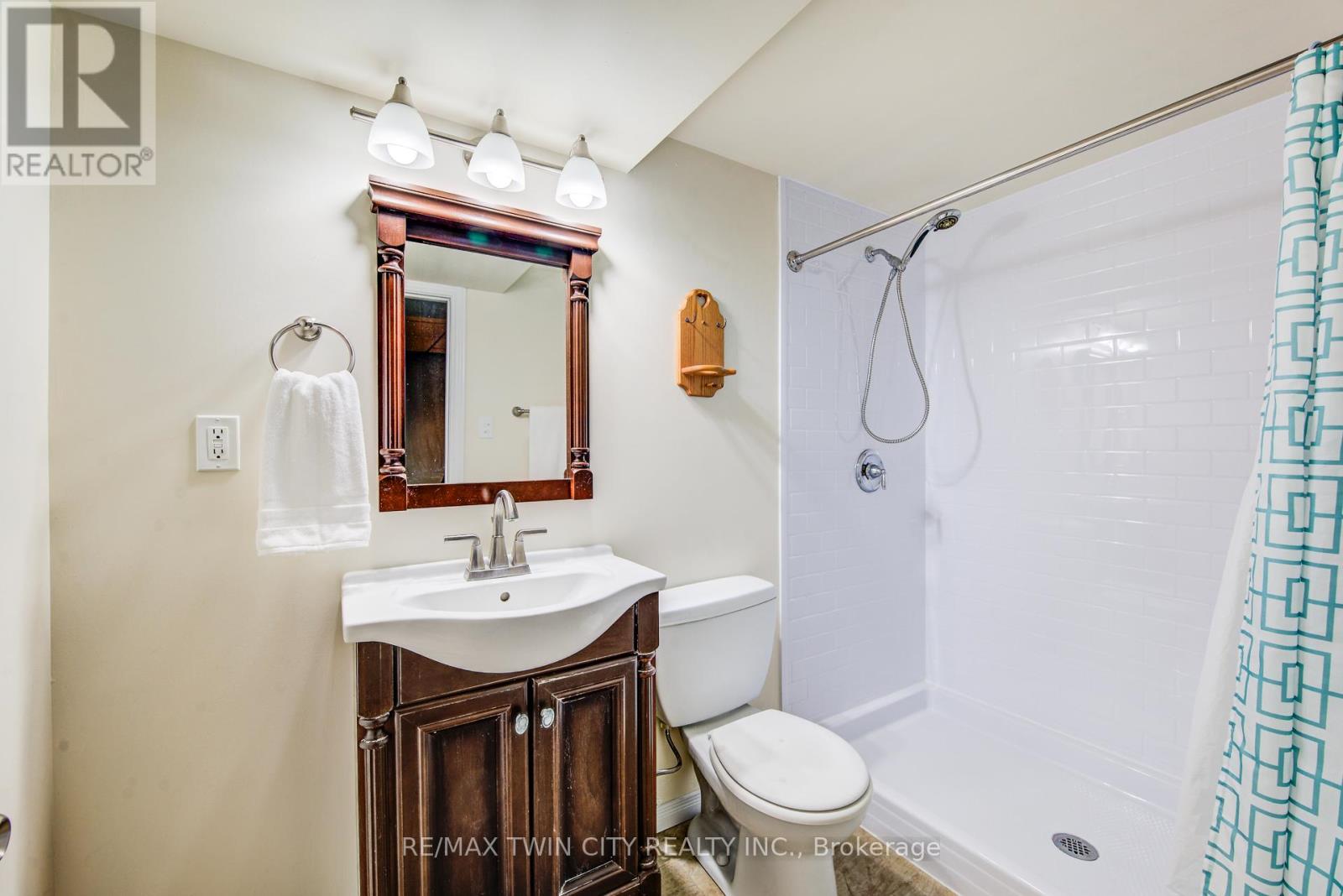 90 Udvari Crescent S, Kitchener, Ontario  N2N 3P5 - Photo 37 - X12967262