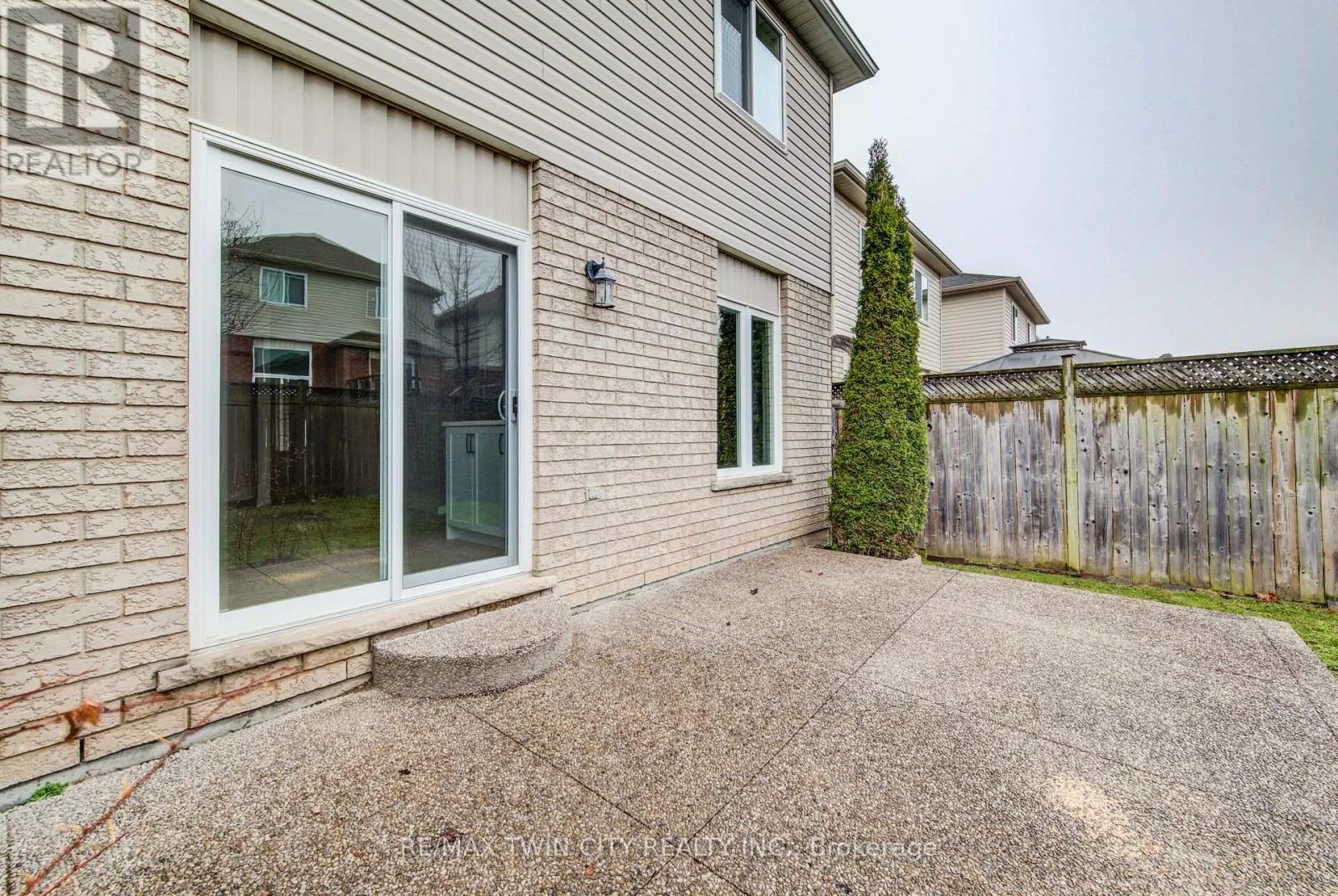 90 Udvari Crescent S, Kitchener, Ontario  N2N 3P5 - Photo 39 - X12967262