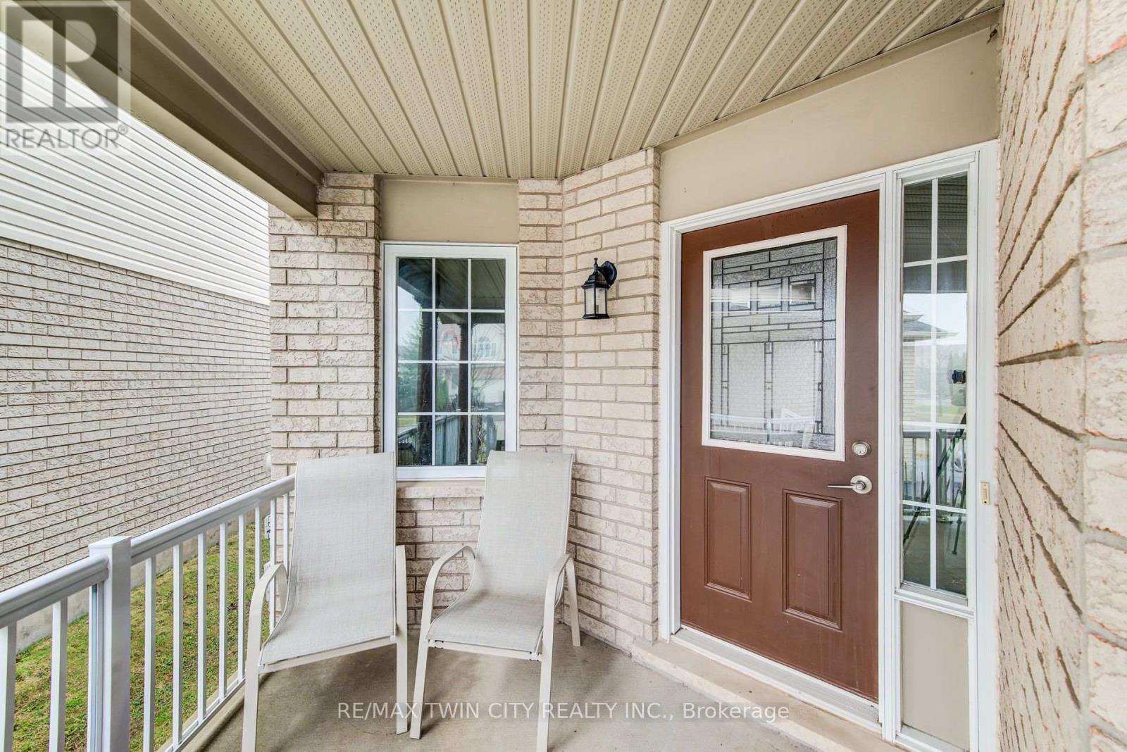 90 Udvari Crescent S, Kitchener, Ontario  N2N 3P5 - Photo 5 - X12967262